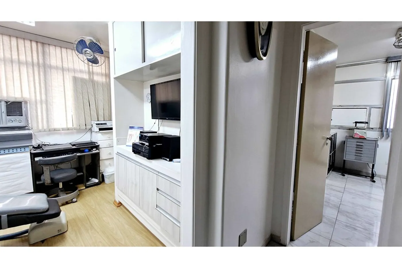 CFC 1212 Sala 601361040-137 - REMAX Trio Exclusividades