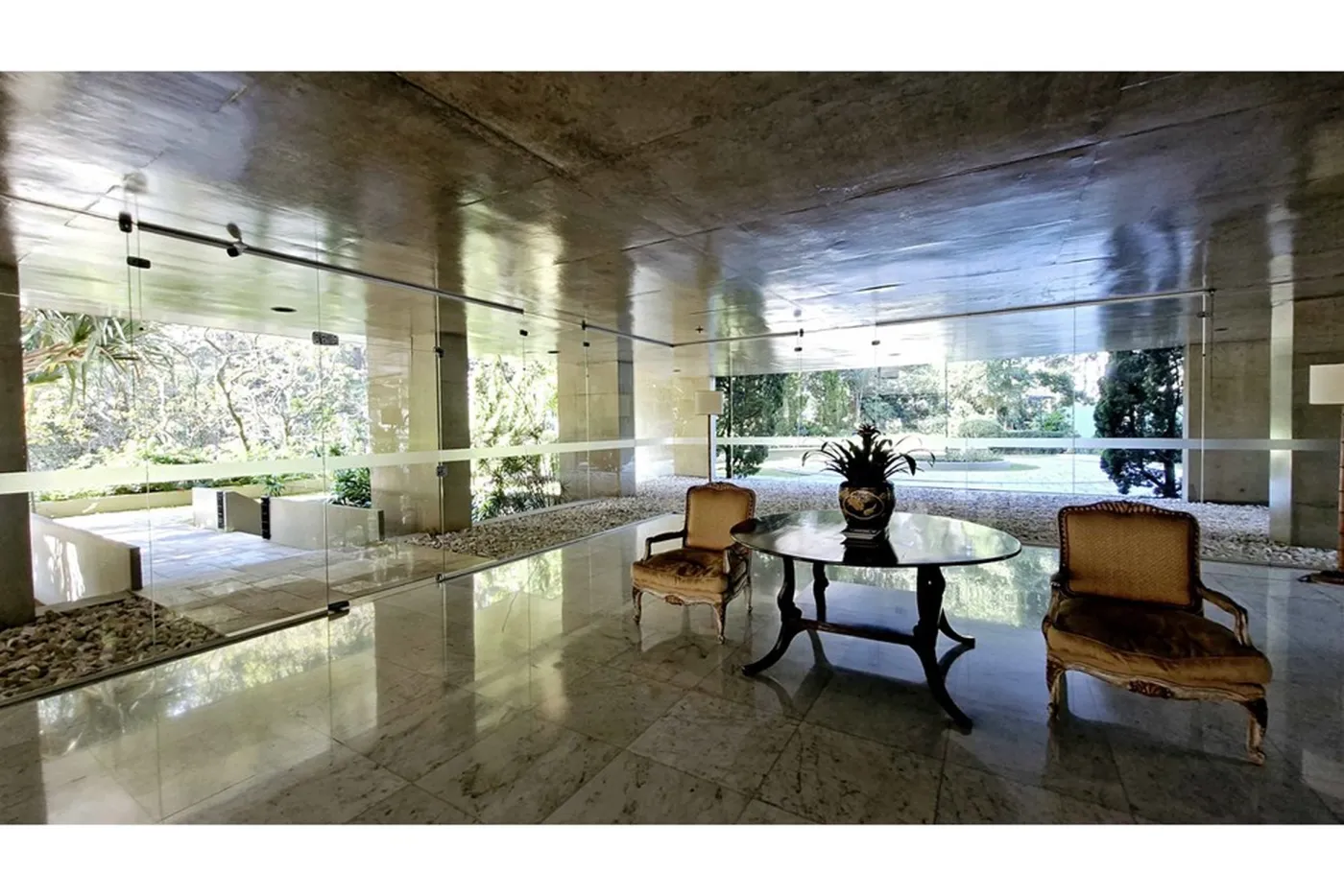 MC 226 Apto 601361044-43 - REMAX Trio Exclusividades