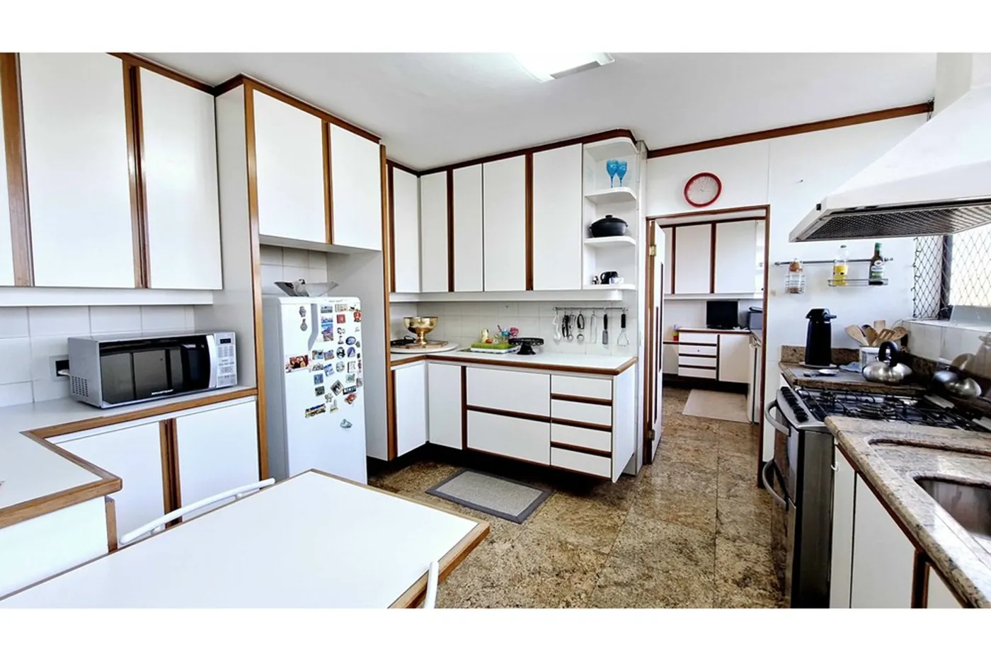 MC 226 Apto 601361044-43 - REMAX Trio Exclusividades