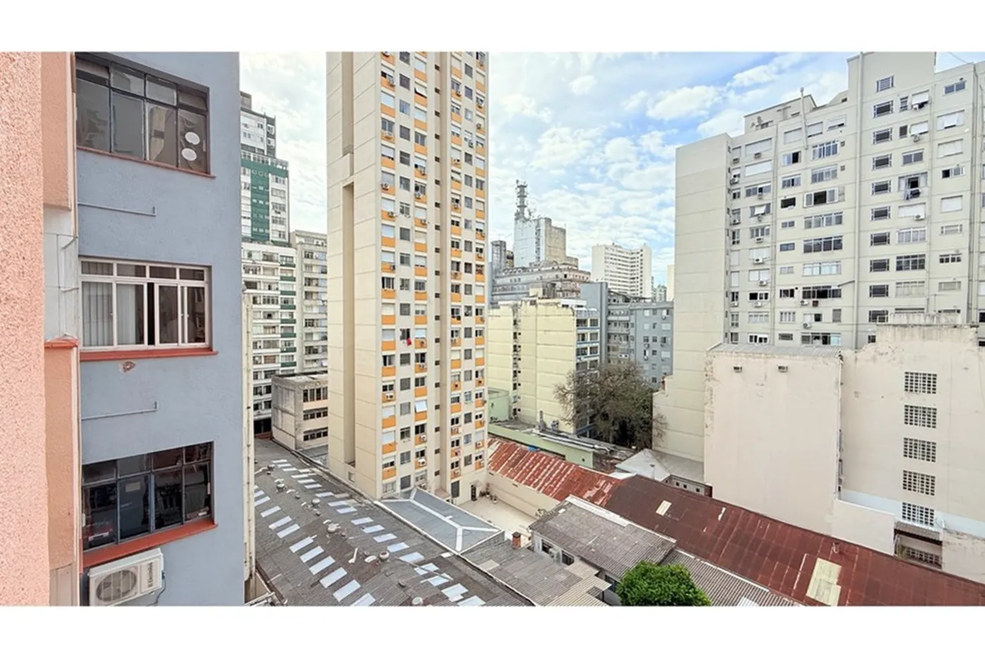 CHJC 44 Apto 610101007-30 - REMAX Tri Exclusividades