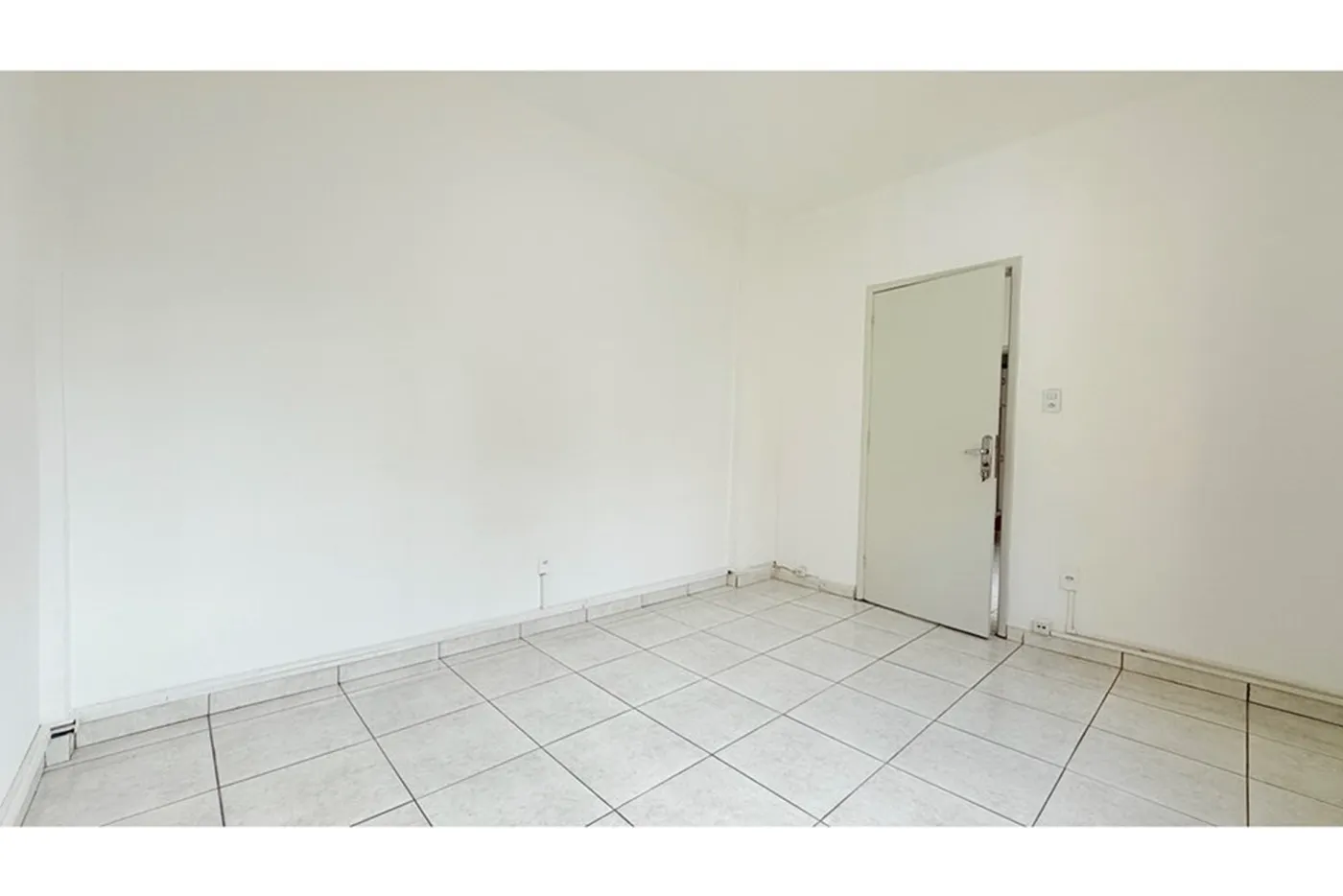 CHJC 44 Apto 610101007-30 - REMAX Tri Exclusividades