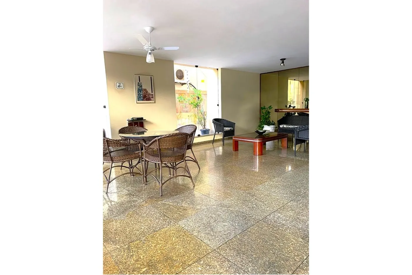 JIRQB 156 Apto 601081084-2 - REMAX Lepex Exclusividades