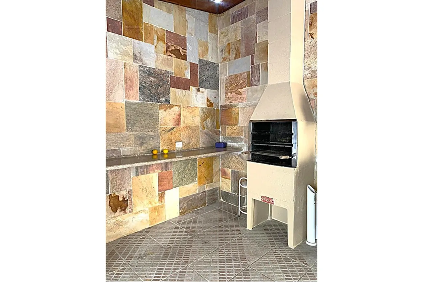 JIRQB 156 Apto 601081084-2 - REMAX Lepex Exclusividades