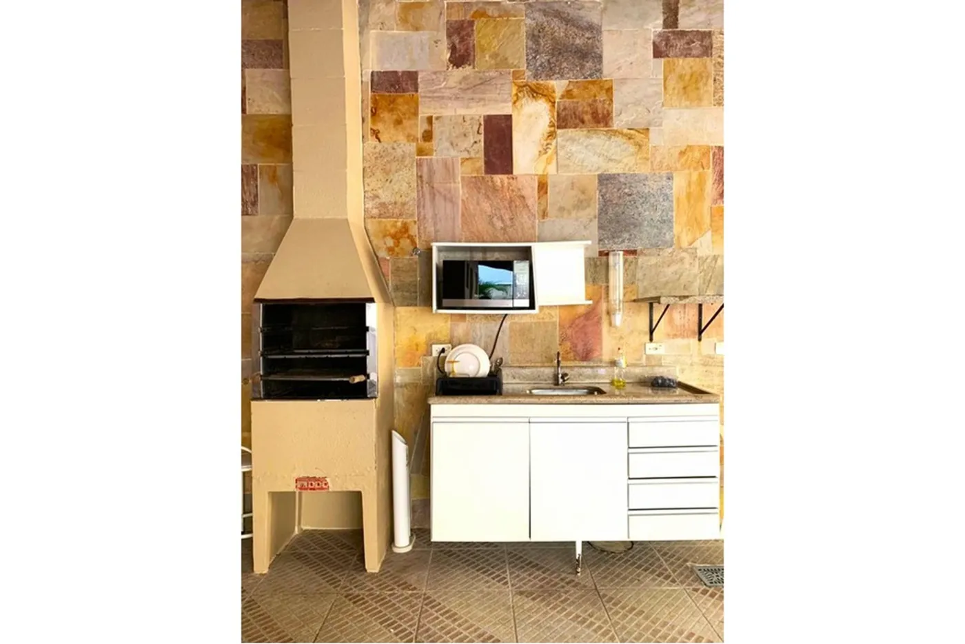 JIRQB 156 Apto 601081084-2 - REMAX Lepex Exclusividades