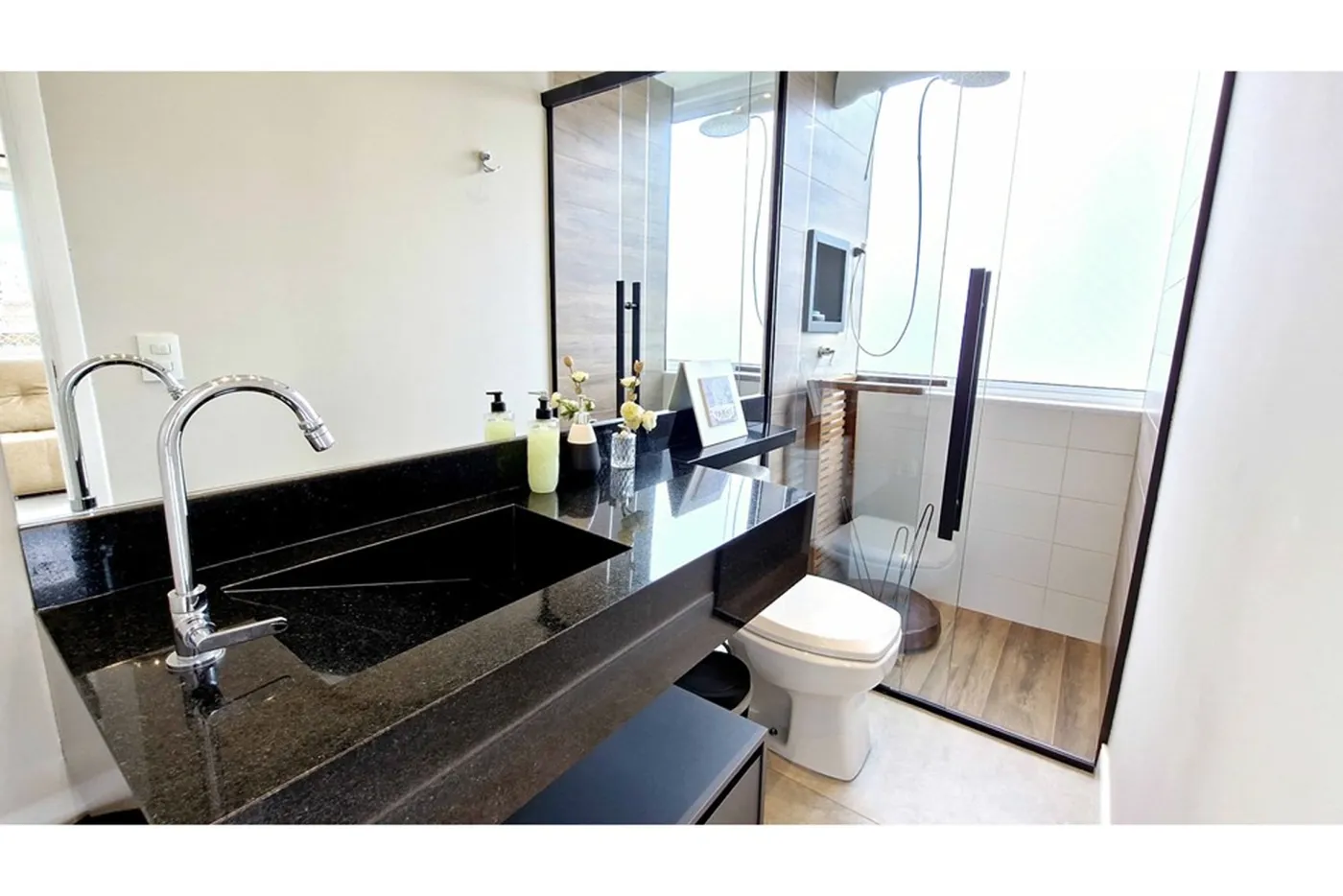 VIMP 228 Apto 602301001-112 - Remax Trinity Exclusividades