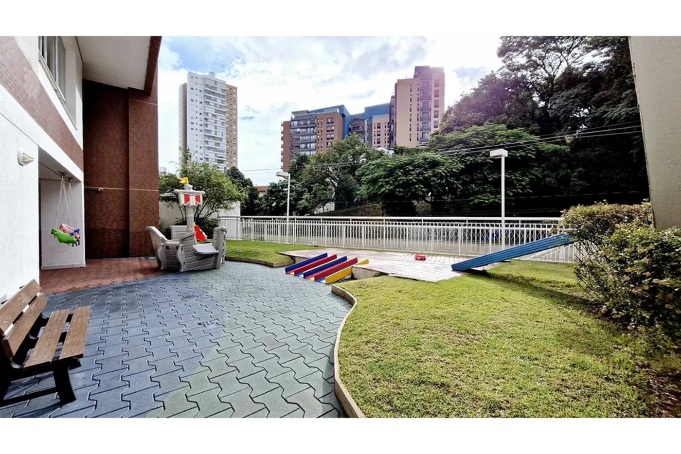 VIMP 228 Apto 602301001-112 - Remax Trinity Exclusividades