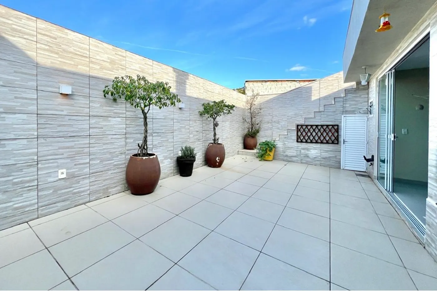 HAA 117 610241040-18 - REMAX 520 Exclusividades