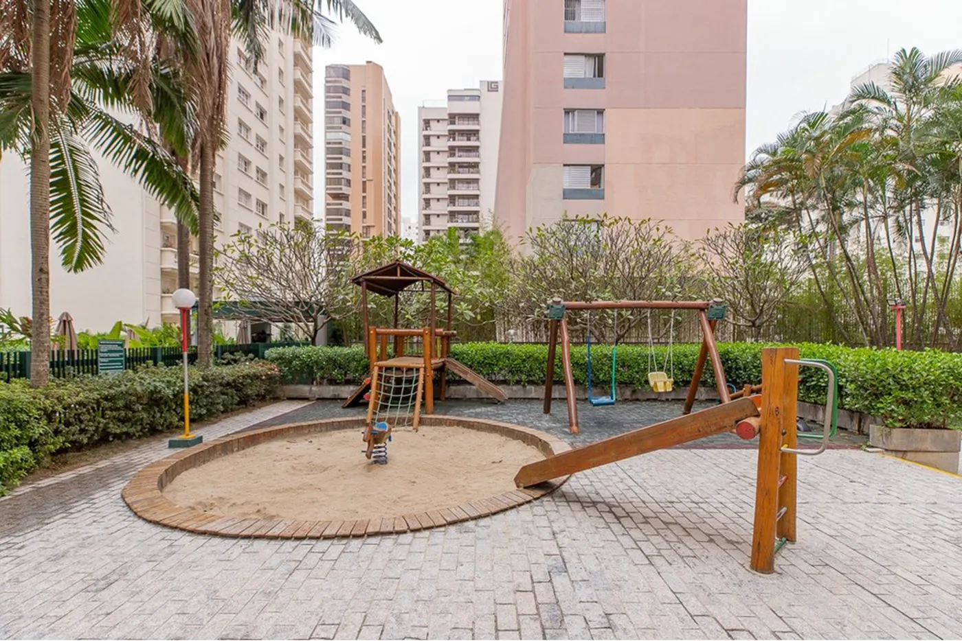 MP 185 Apto 601131009-80 - REMAX Ares Exclusividades