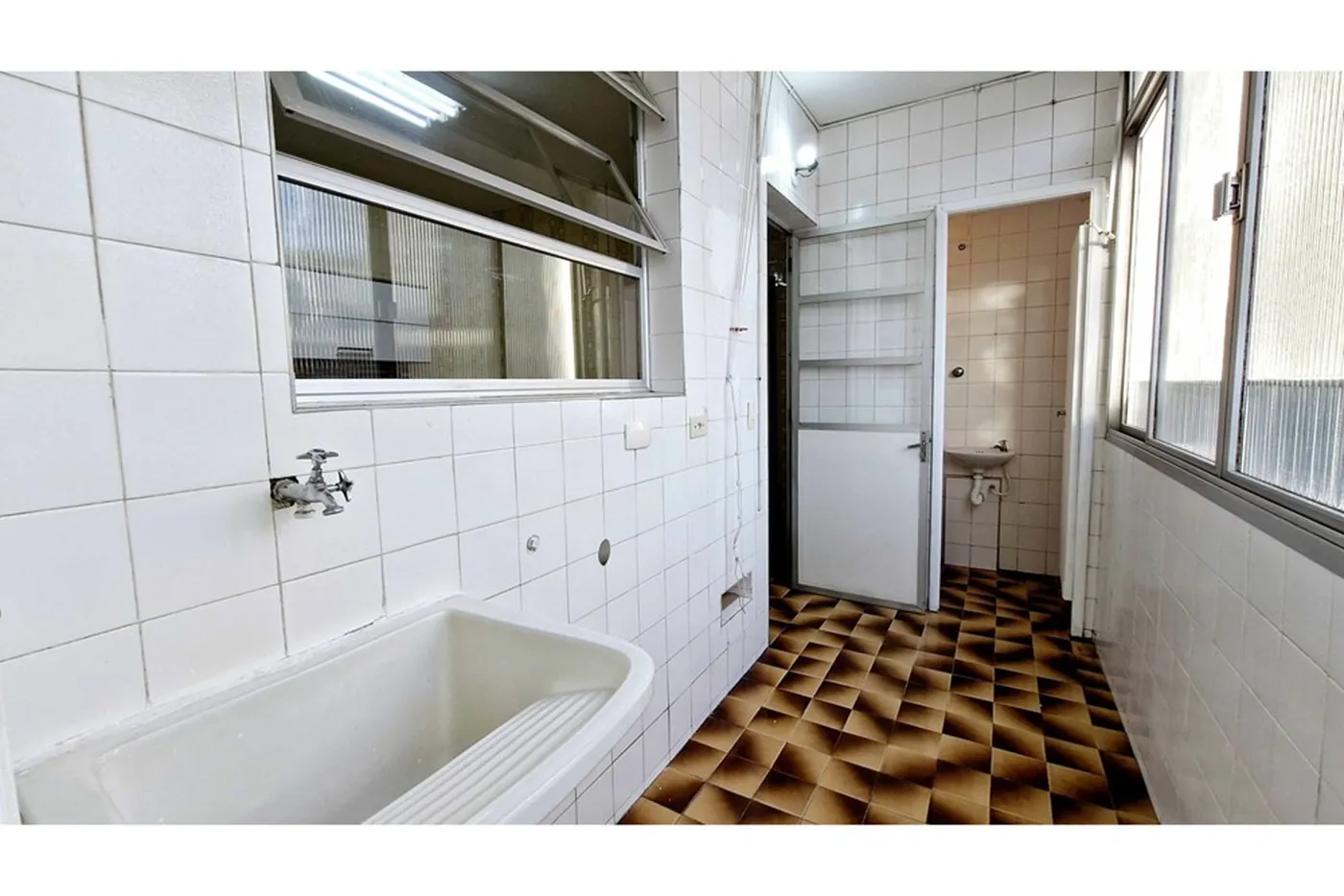 BCCSC 125 Apto 601361003-184 - REMAX Trio Exclusividades