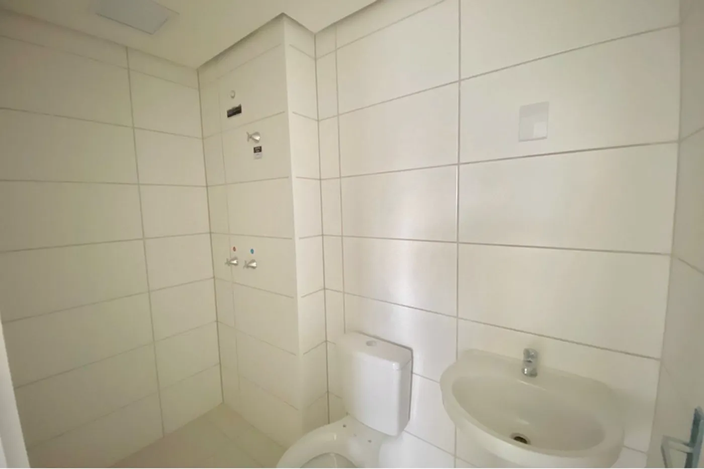 CCDDA 188 Apto 610241026-53 - REMAX 520 Exclusividades