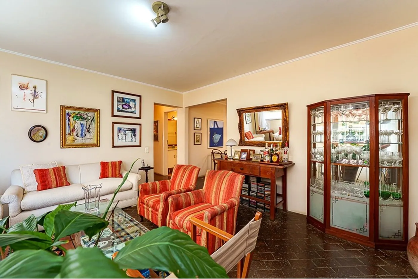 POF 1380 Apto 601371031-54 - REMAX Boutique Exclusividades