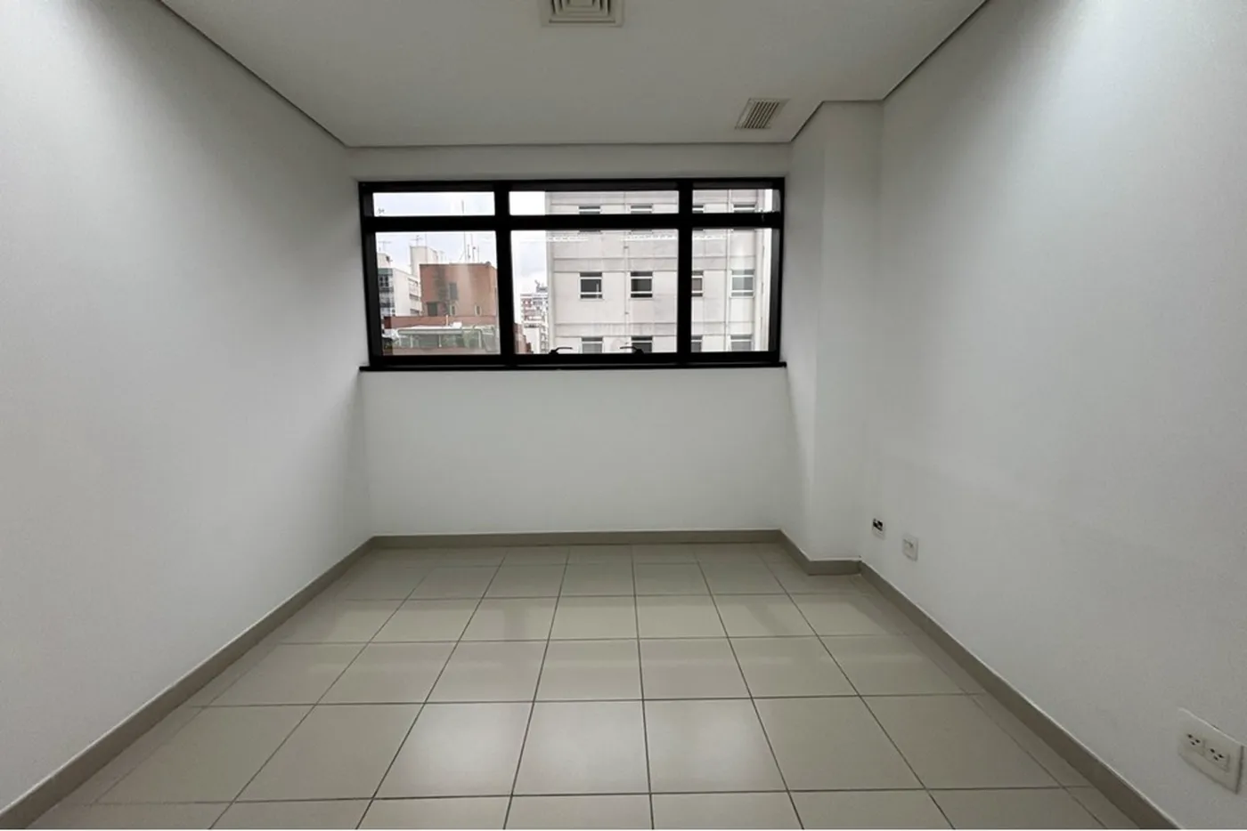 HMG 306 Sala 601081019-47 - REMAX Lepex Exclusividades