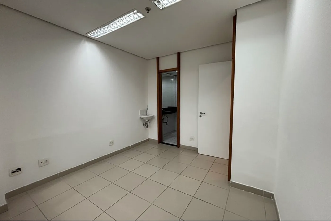 HMG 306 Sala 601081019-47 - REMAX Lepex Exclusividades