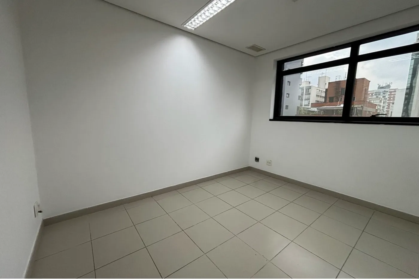 HMG 306 Sala 601081019-47 - REMAX Lepex Exclusividades
