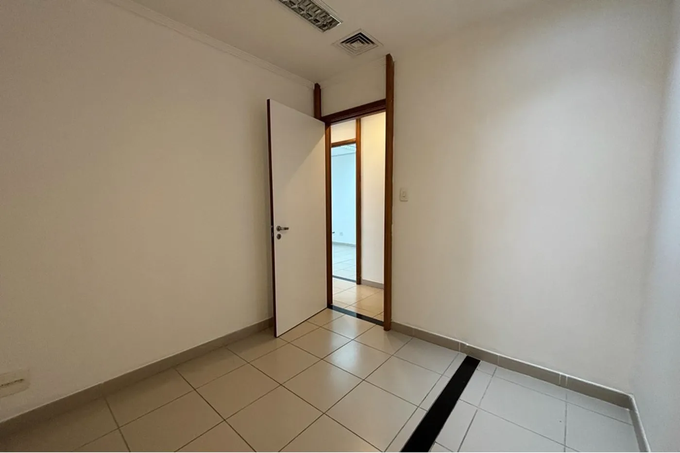 HMG 306 Sala 601081019-47 - REMAX Lepex Exclusividades
