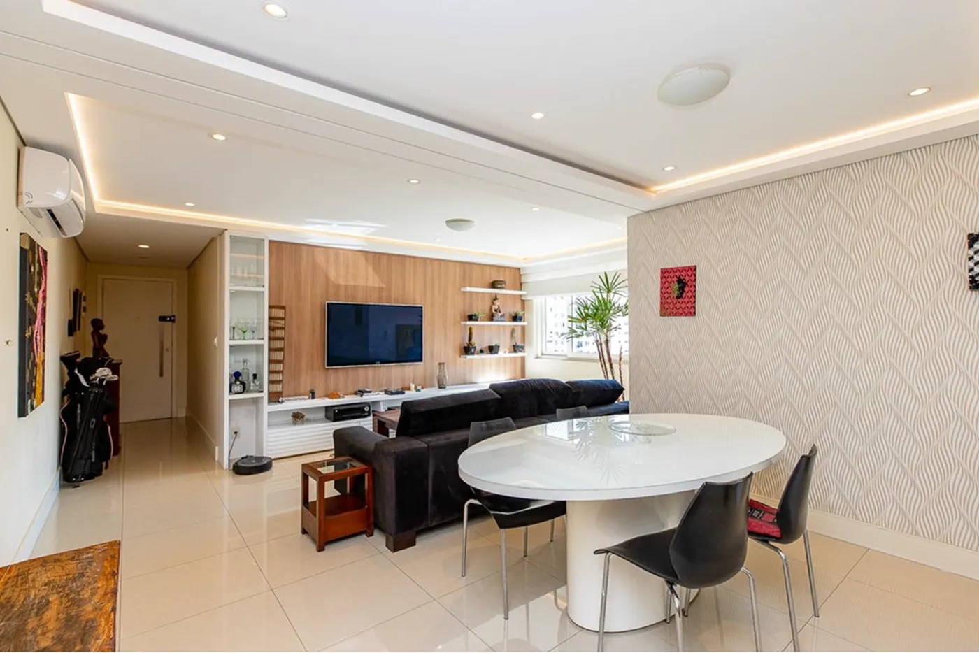 VOSA 2182 Apto 601241014-55 - REMAX Ville Exclusividades