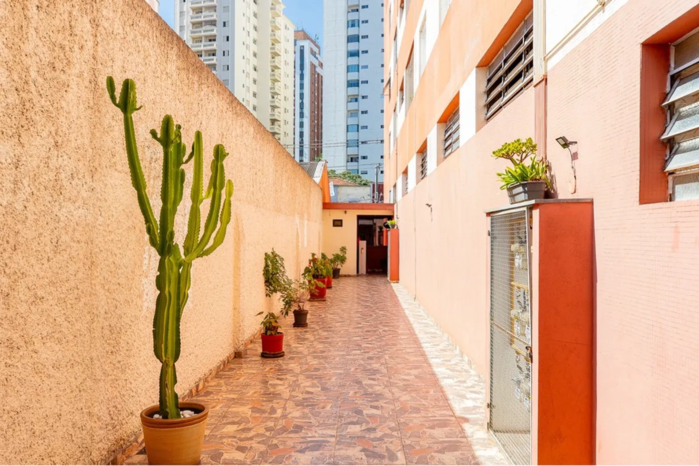VOSA 2182 Apto 601241014-55 - REMAX Ville Exclusividades