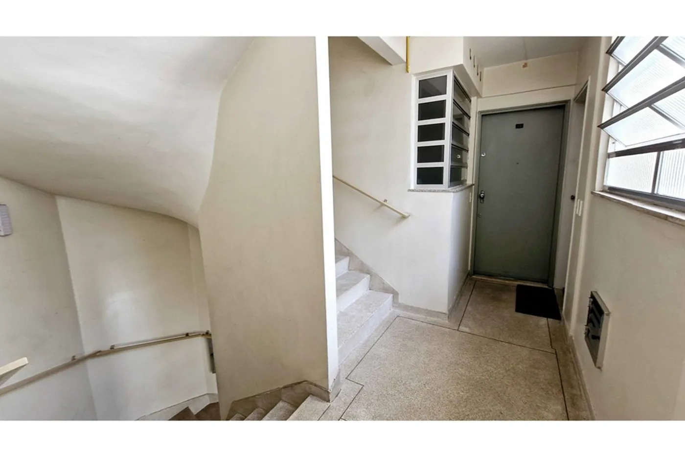 VBMB 83 Apto 602301007-10 - Remax Trinity Exclusividades