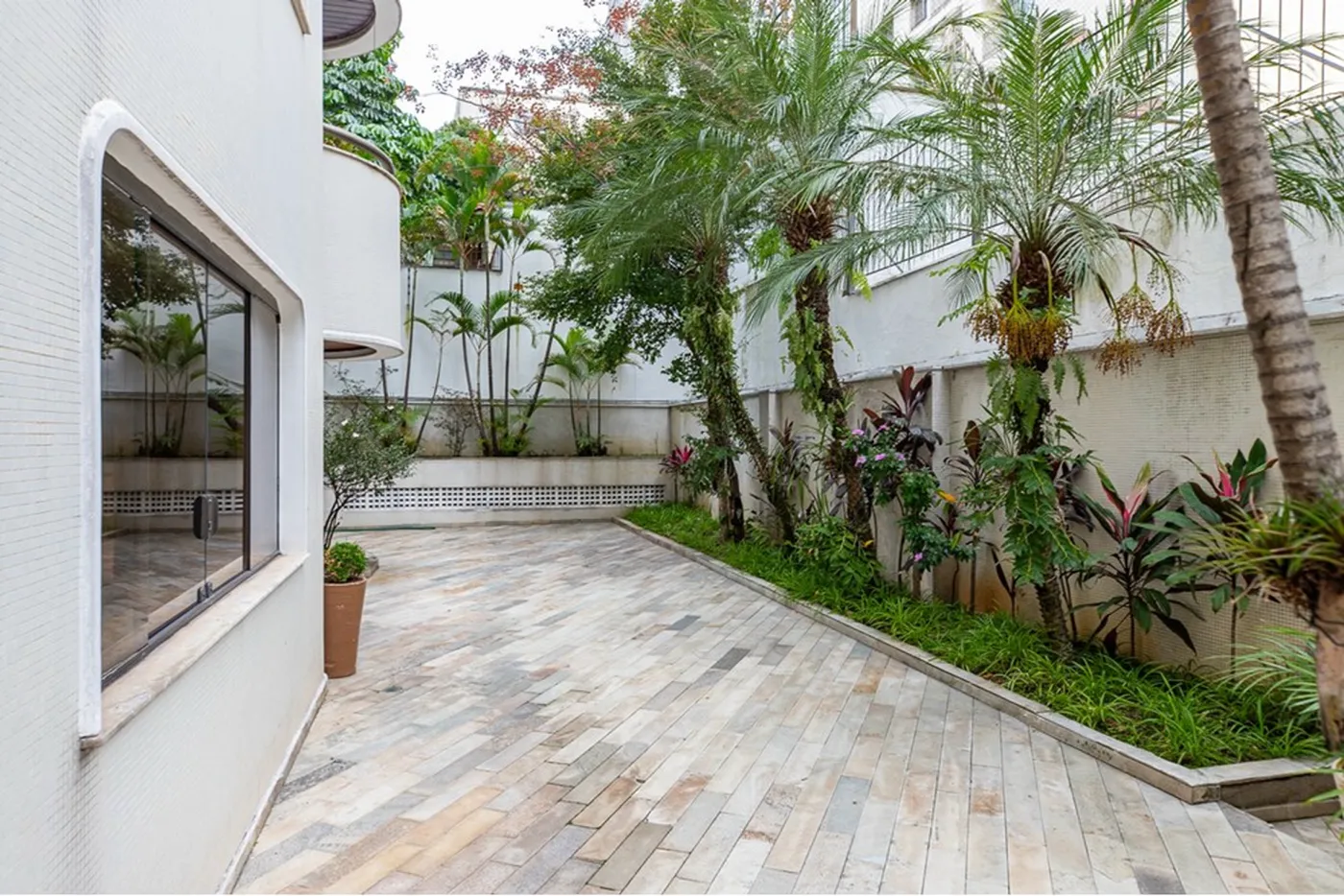 PSG 70 Apto 601371001-100 - REMAX Boutique Exclusividades