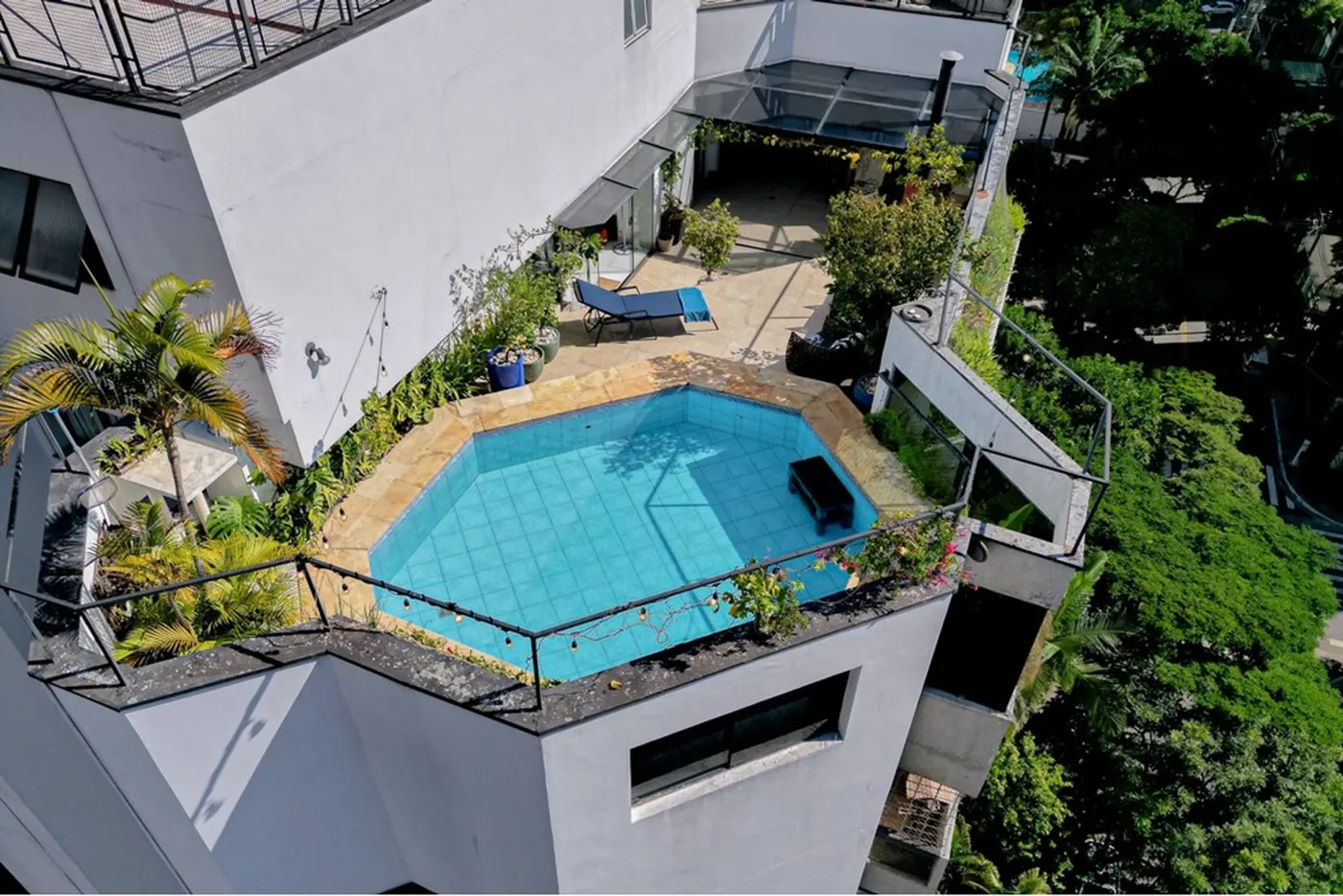 CBE 346 Apto 601371058-12 - REMAX Boutique Exclusividades