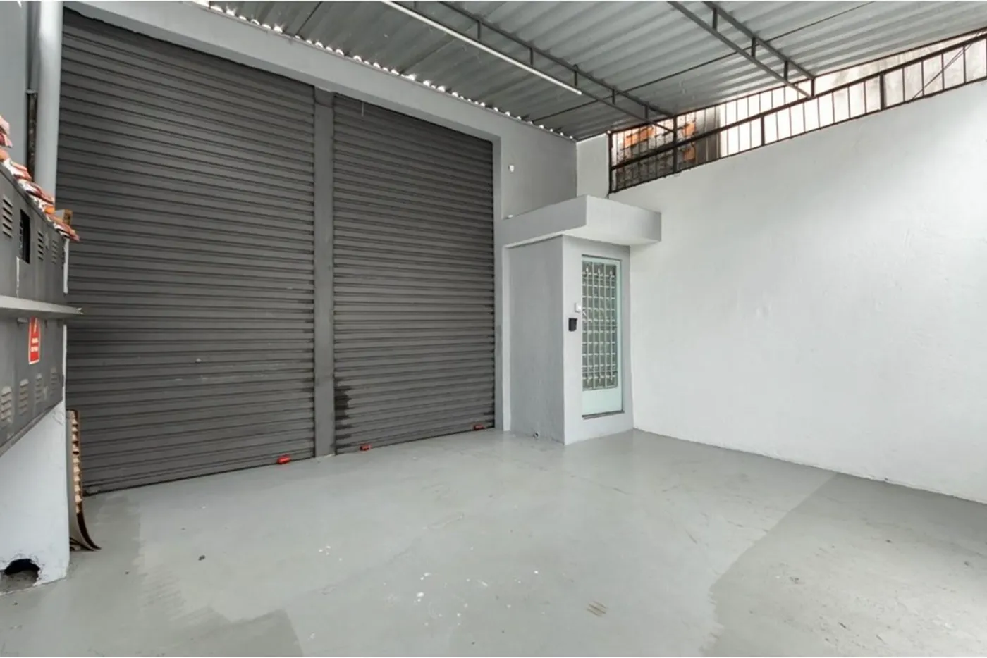 CVDT 46 Pavilhão 601371095-15 - REMAX Boutique Exclusividades