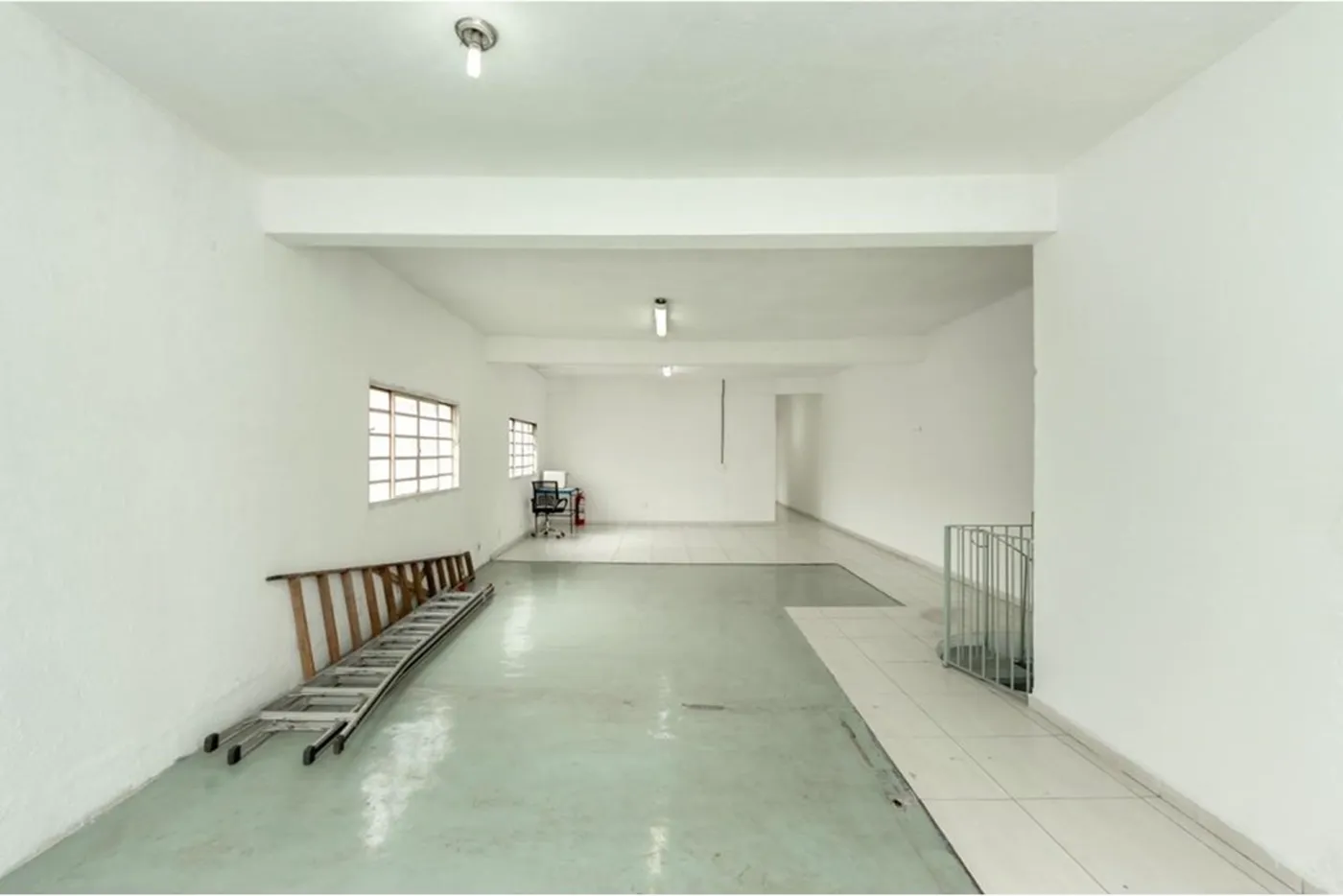 CVDT 46 Pavilhão 601371095-15 - REMAX Boutique Exclusividades