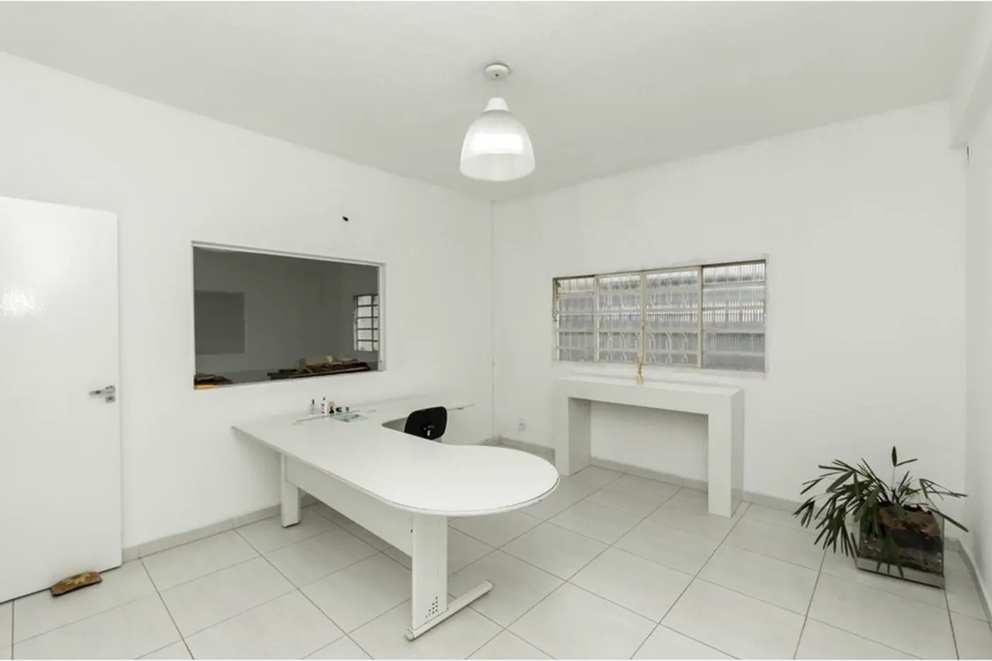 CVDT 46 Pavilhão 601371095-15 - REMAX Boutique Exclusividades