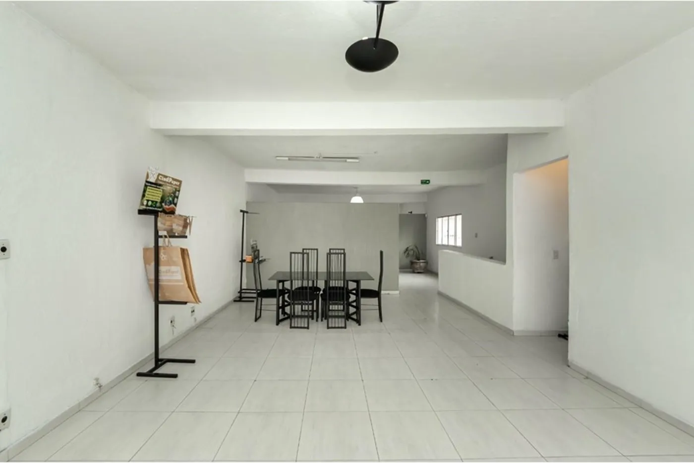 CVDT 46 Pavilhão 601371095-15 - REMAX Boutique Exclusividades
