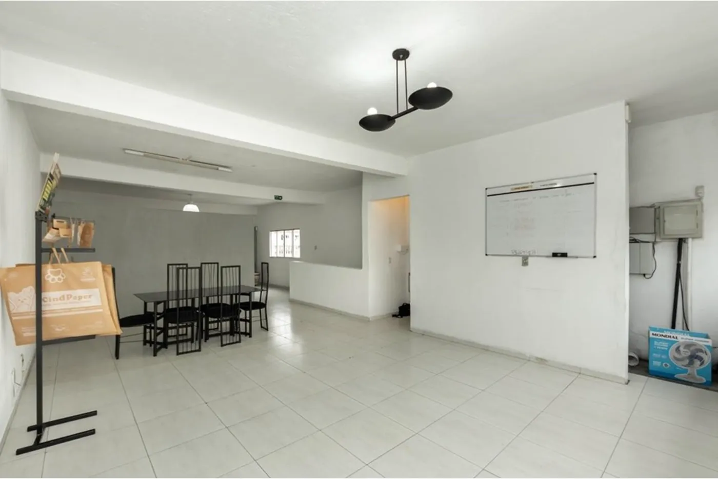 CVDT 46 Pavilhão 601371095-15 - REMAX Boutique Exclusividades
