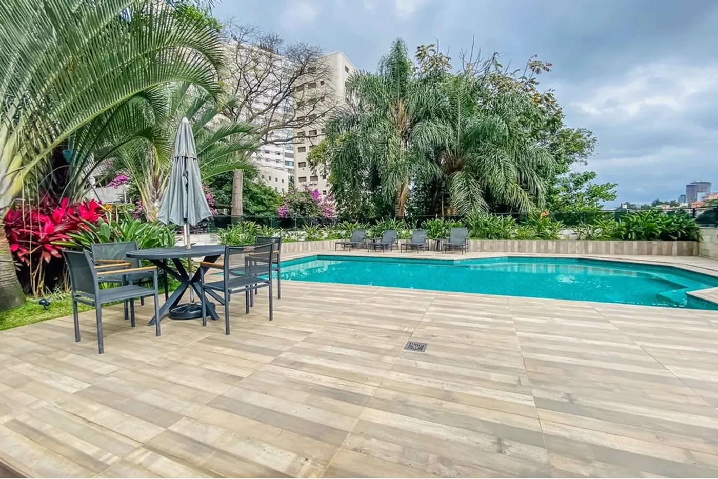SCDM 10 Apto 601371058-8 - REMAX Boutique Exclusividades