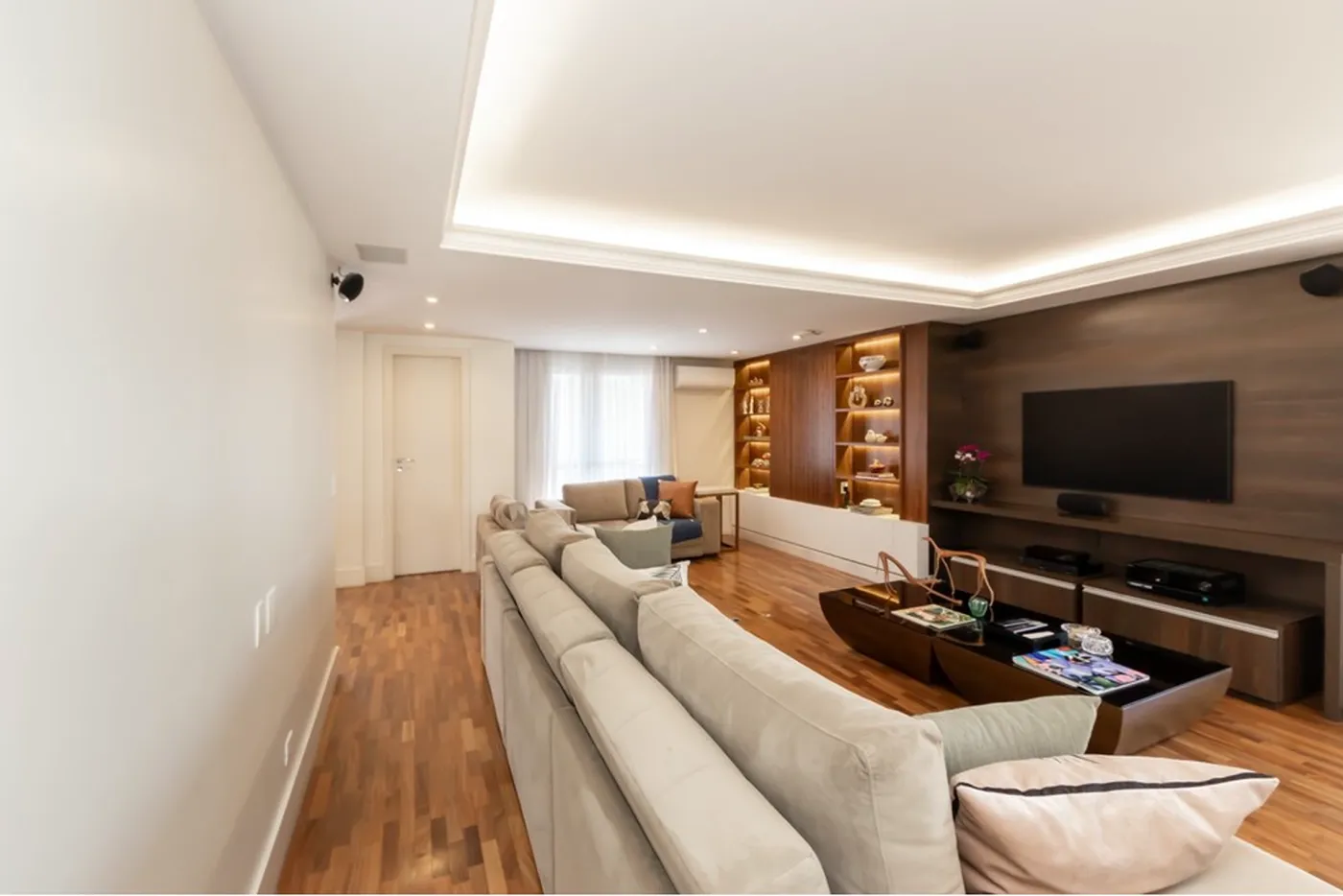 MCJG 20 Apto 602031008-64 - REMAX Classique Exclusividades