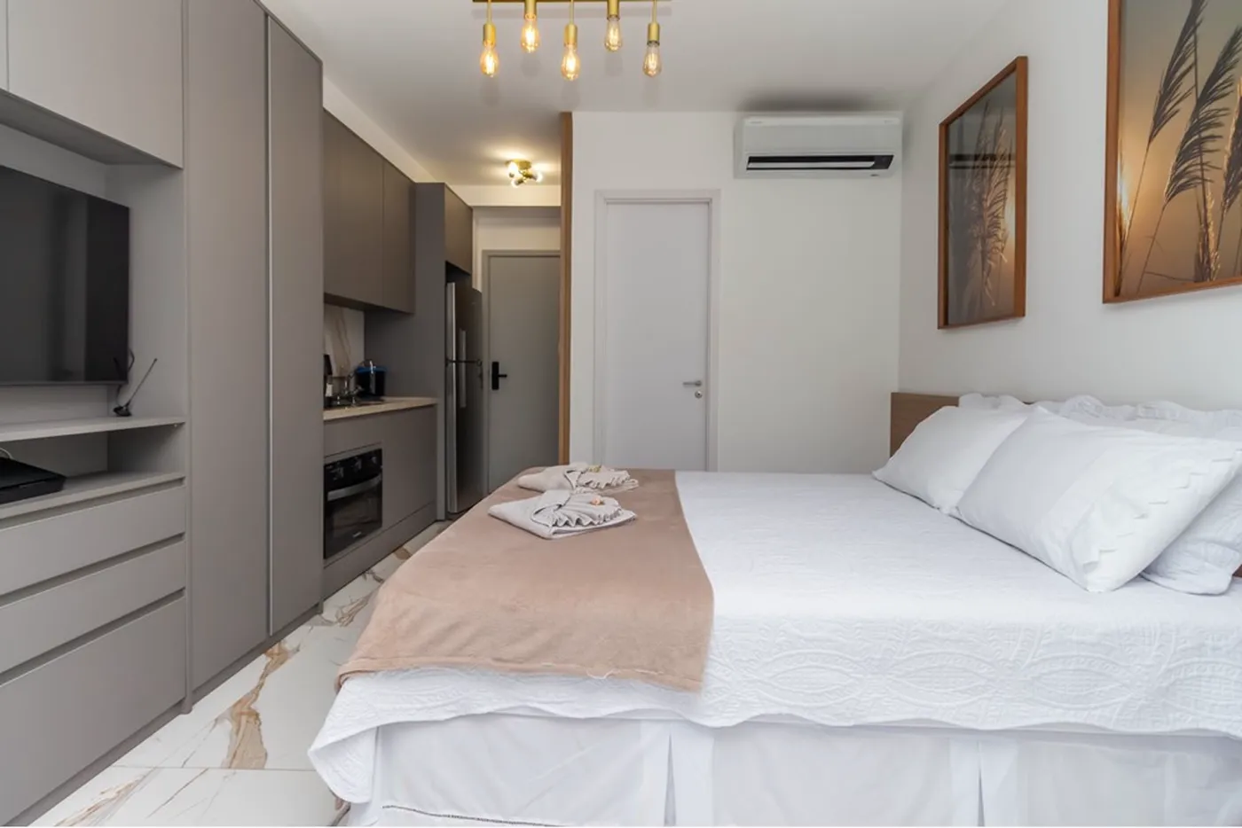 PAG 287 Apto 601721028-40 - REMAX Front Exclusividades