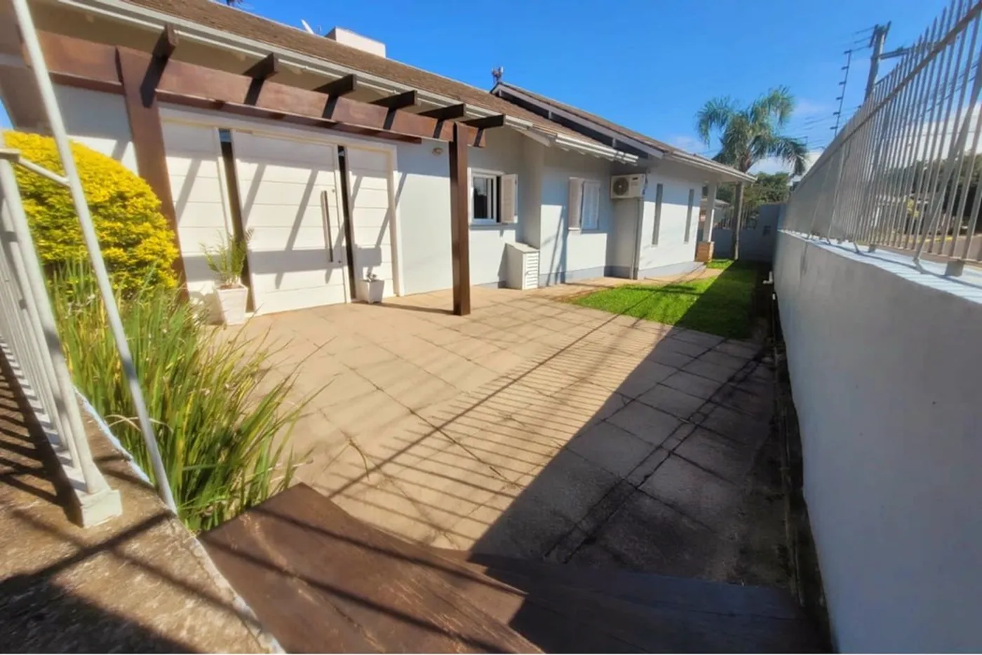 CADF 137 612511062-13 - REMAX Moderna Exclusividades