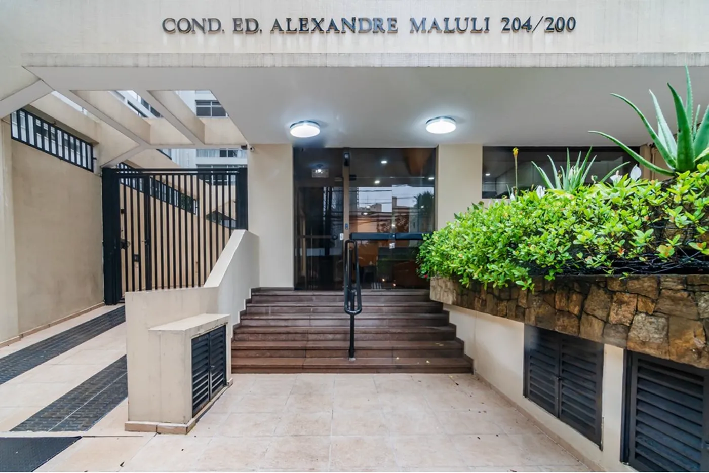 PLDC 200 Sala 601401041-17 - REMAX Paradisus Exclusividades