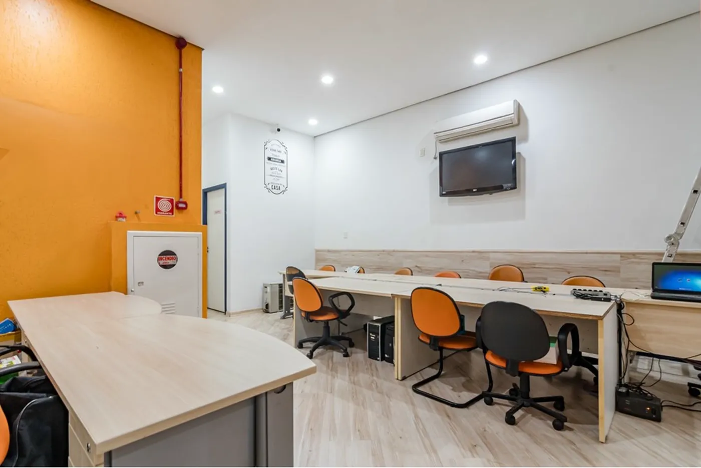 PLDC 200 Sala 601401041-17 - REMAX Paradisus Exclusividades