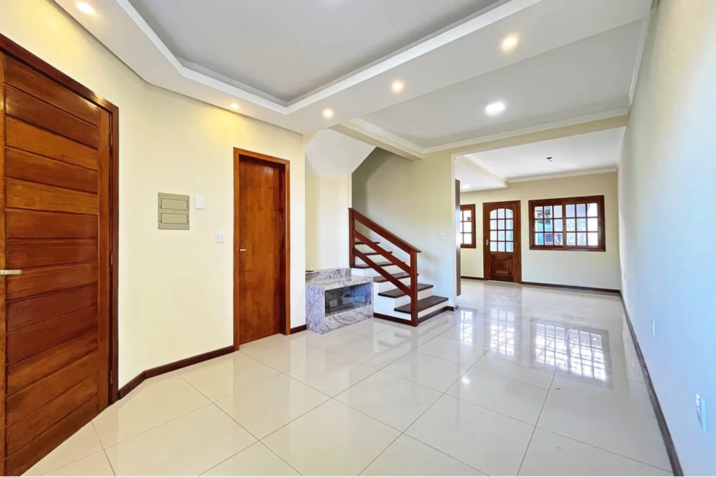 ESDC 324 610191043-23 - REMAX Casa Sul Exclusividades