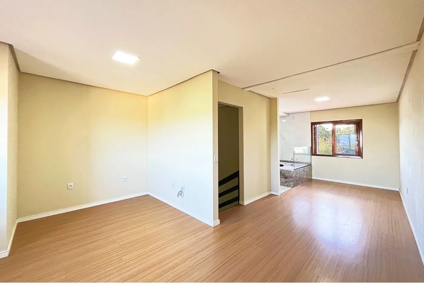 ESDC 324 610191043-23 - REMAX Casa Sul Exclusividades