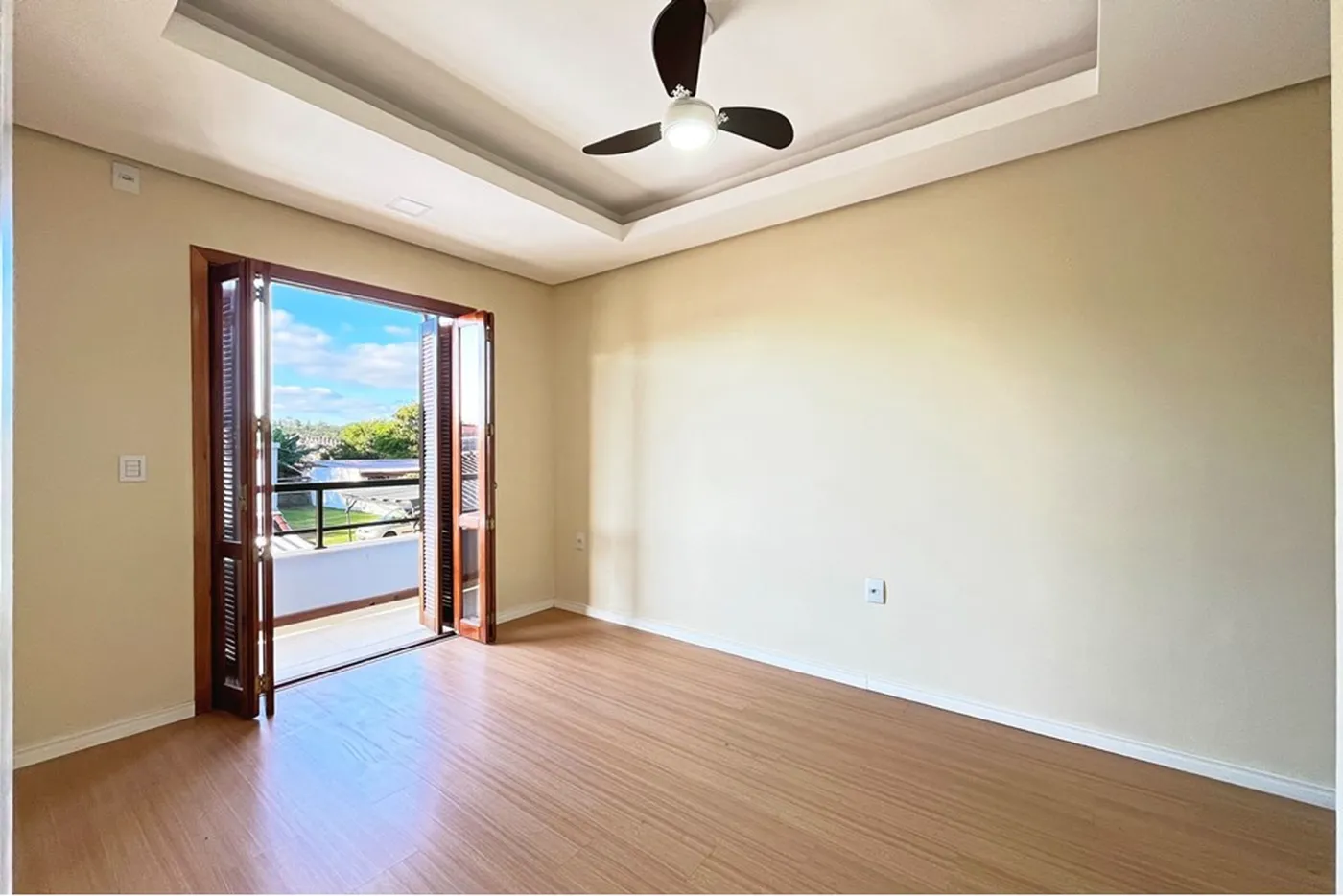 ESDC 324 610191043-23 - REMAX Casa Sul Exclusividades