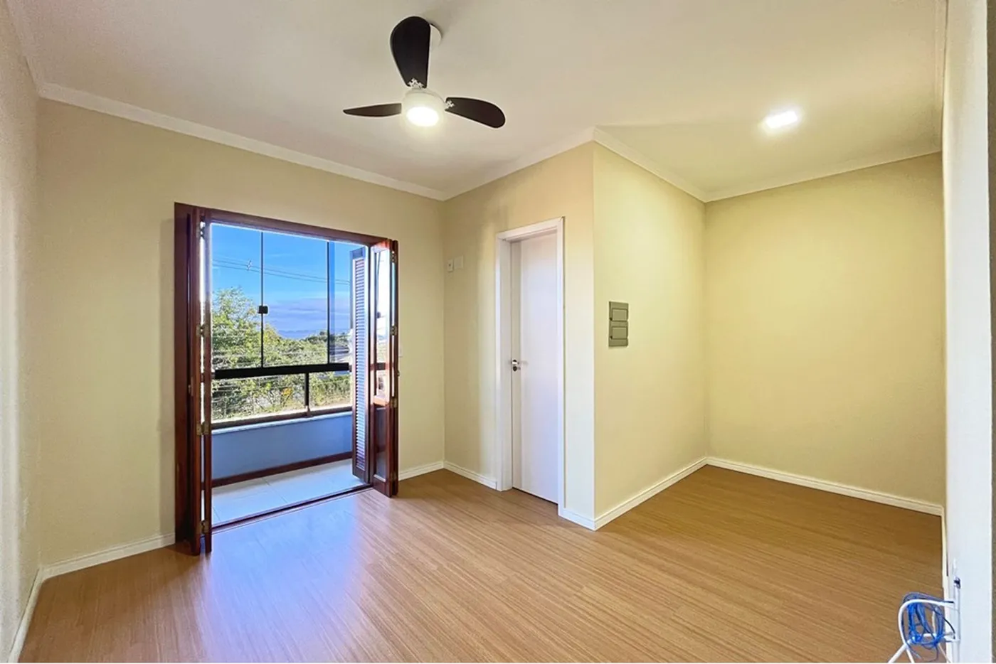 ESDC 324 610191043-23 - REMAX Casa Sul Exclusividades
