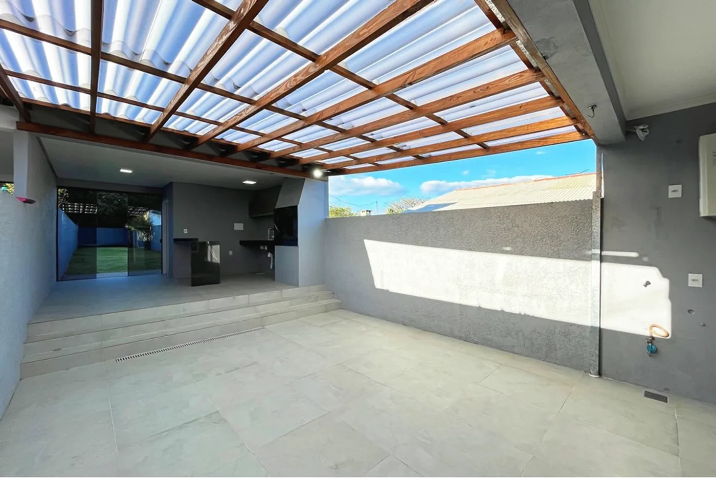 ESDC 324 610191043-23 - REMAX Casa Sul Exclusividades
