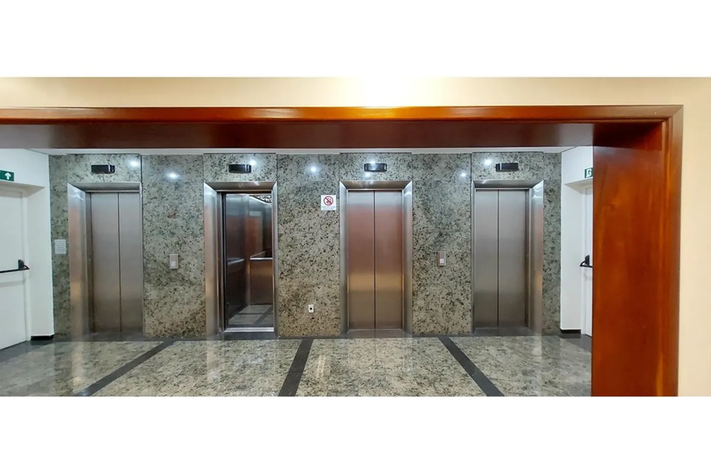 CCS 466 Sala 602221002-30 - REMAX Galeria Exclusividades