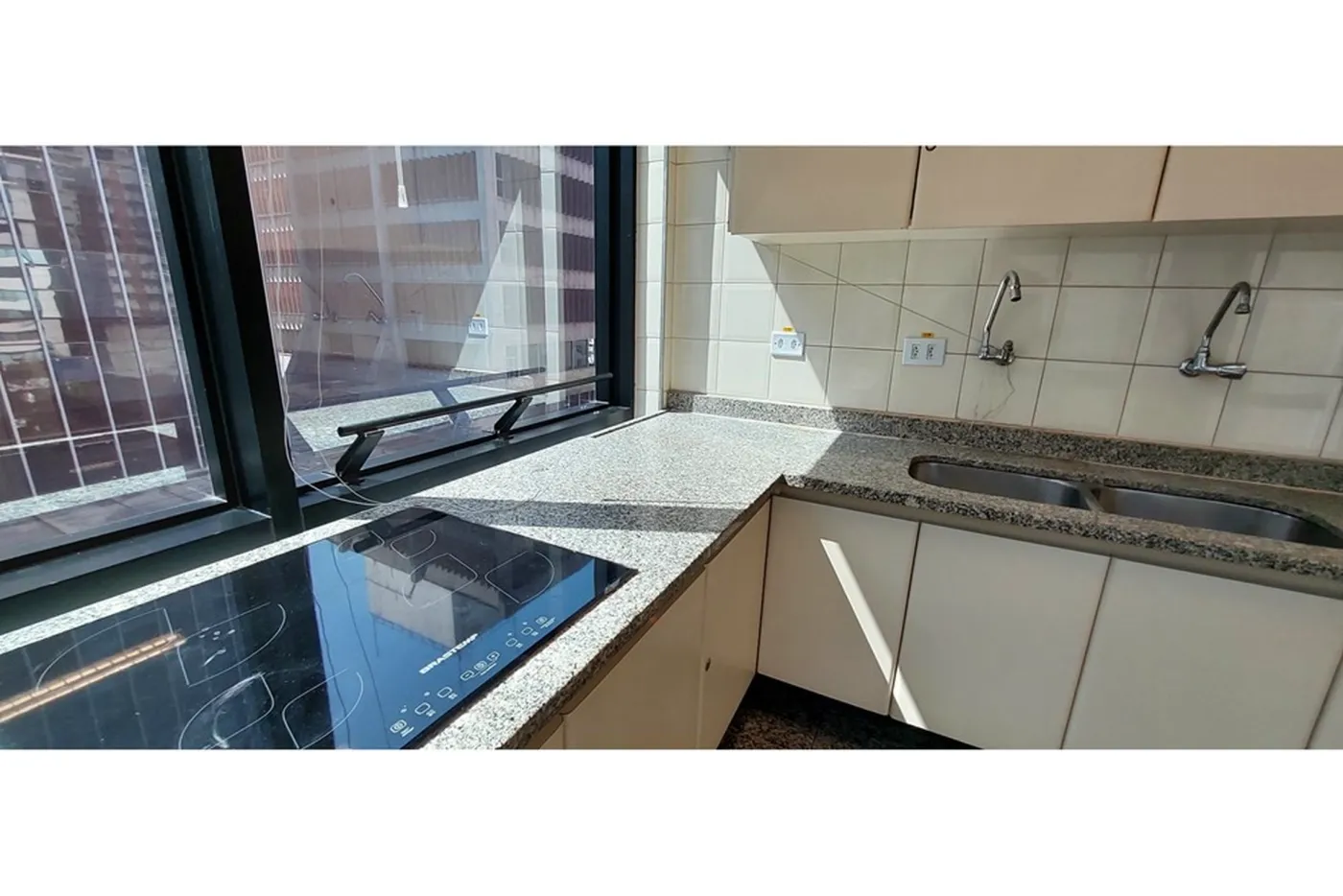 CCS 466 Sala 602221002-30 - REMAX Galeria Exclusividades