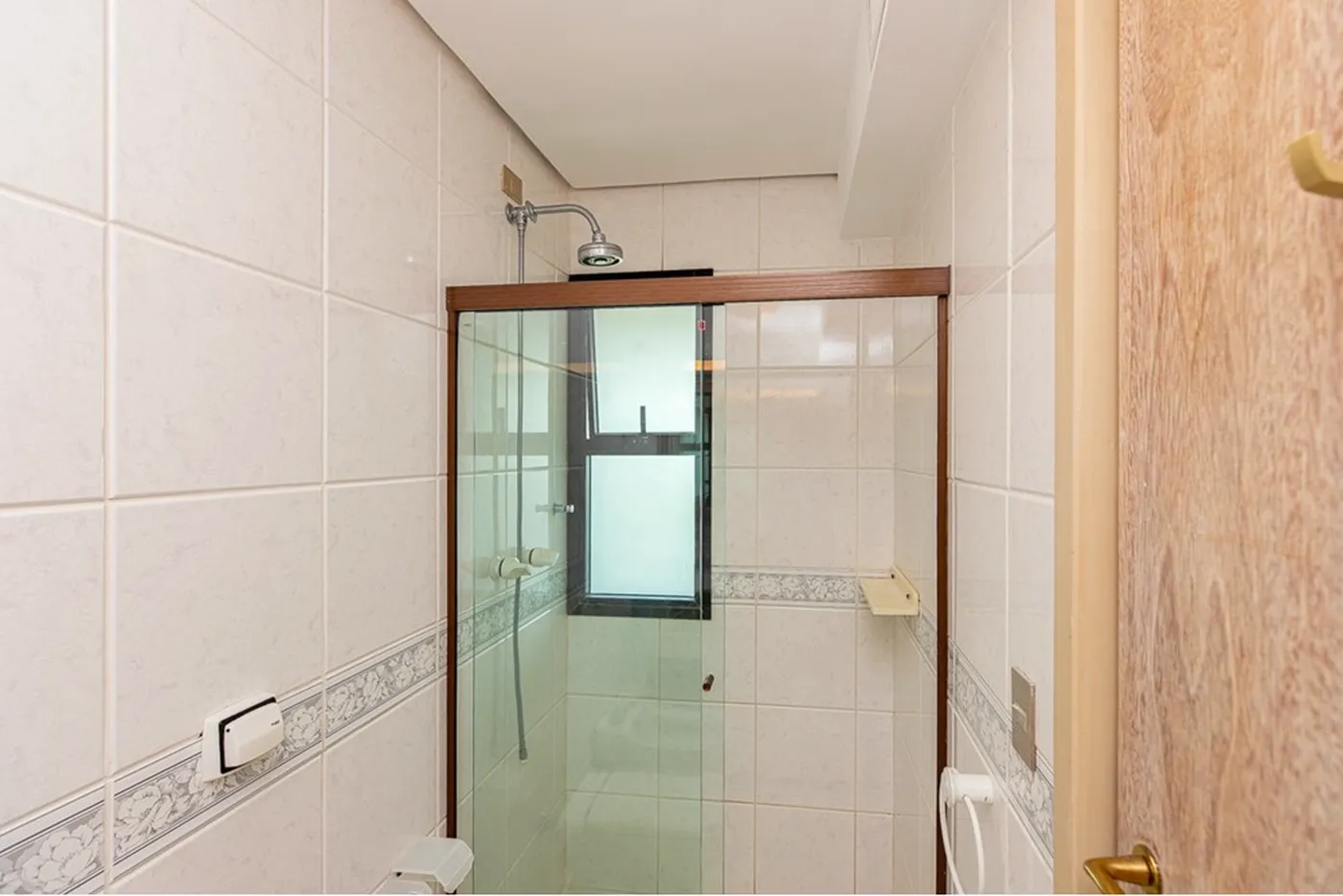 RDSLDS 241 Apto 601241033-84 - REMAX Ville Exclusividades