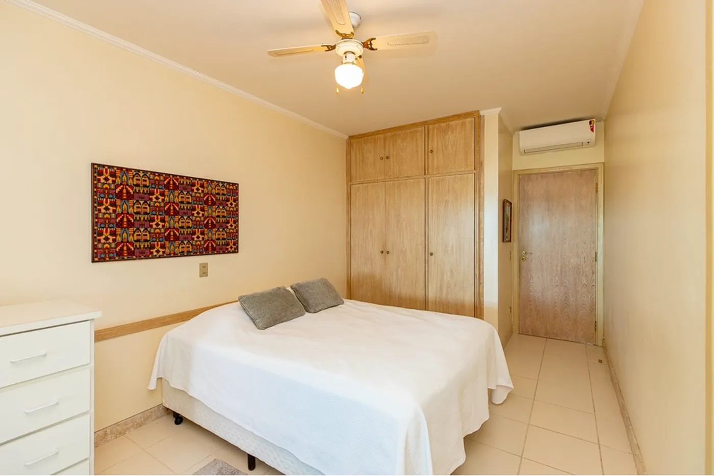 RDSLDS 241 Apto 601241033-84 - REMAX Ville Exclusividades