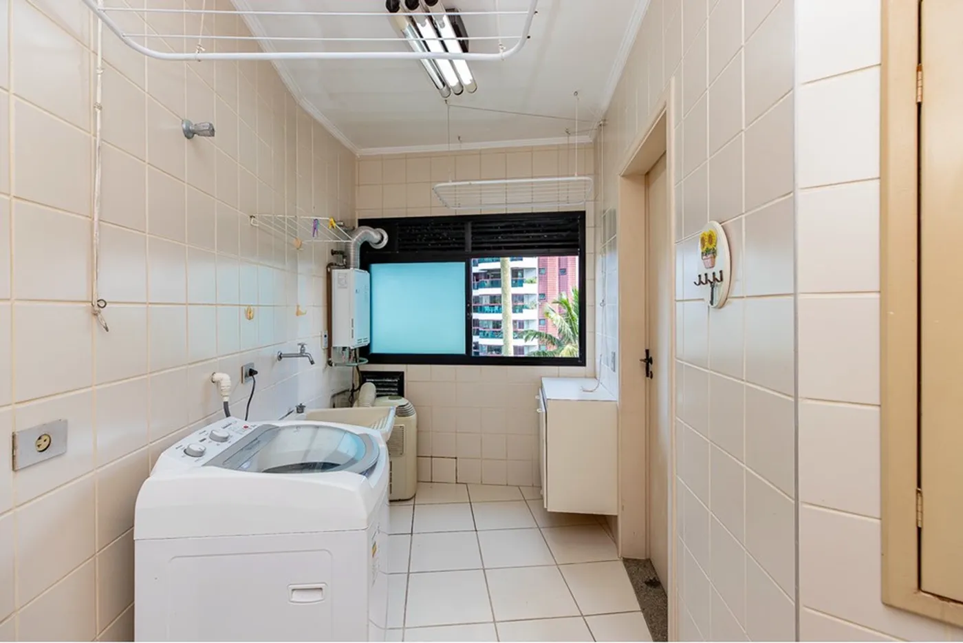 RDSLDS 241 Apto 601241033-84 - REMAX Ville Exclusividades
