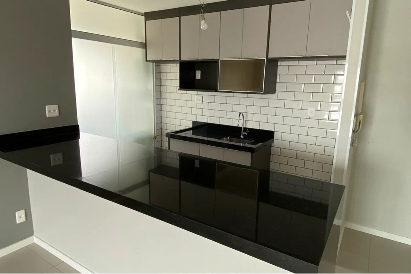 ADLEI 307 Apto 602291037-6 - REMAX B12 Exclusividades