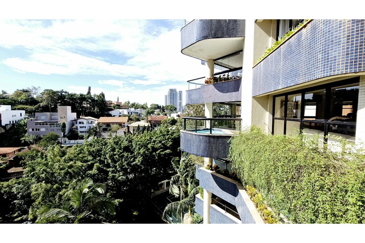 MPAC 330 Apto 601361044-47 - REMAX Trio Exclusividades