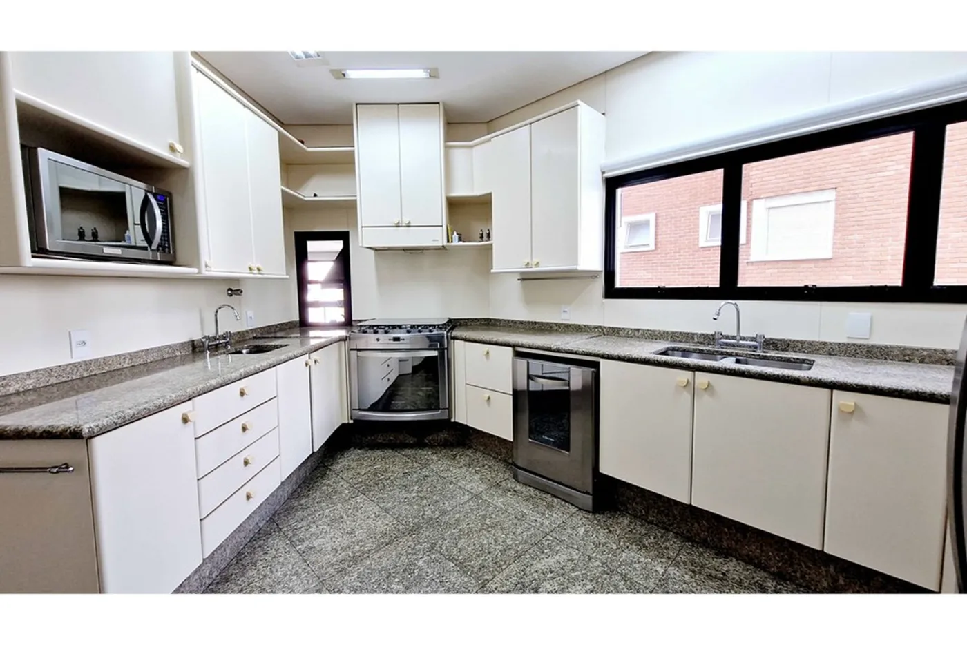 MPAC 330 Apto 601361044-47 - REMAX Trio Exclusividades