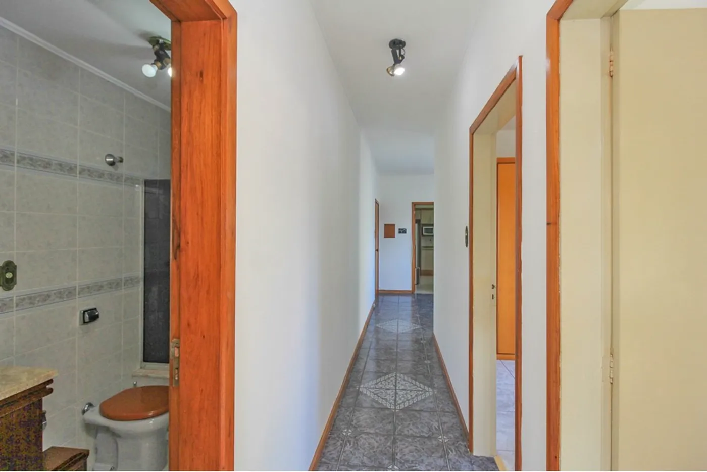 MDI 1175 Apto 610191045-27 - REMAX Casa Sul Exclusividades