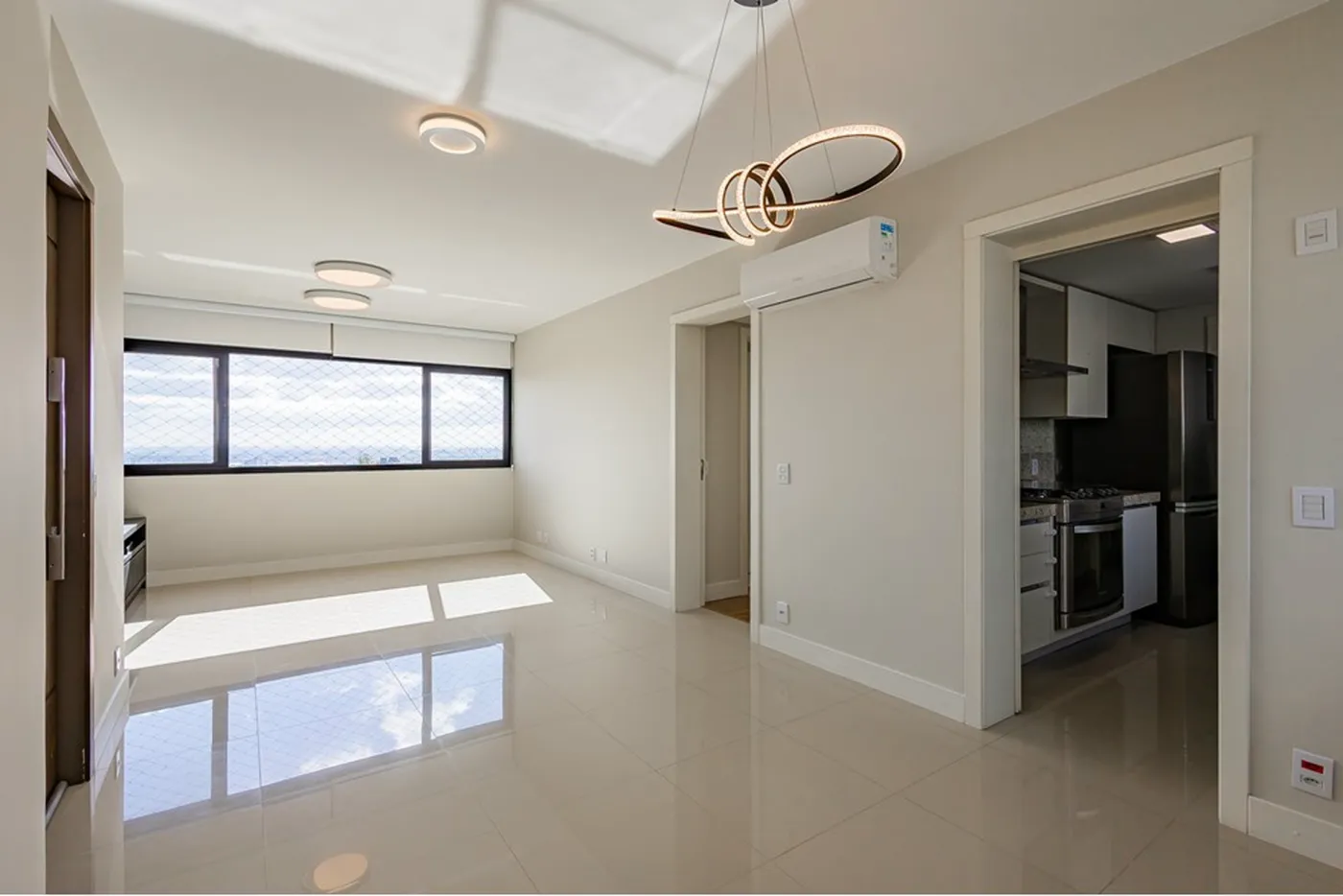 HCC 151 Apto 610101002-127 - REMAX Tri Exclusividades